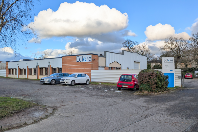 Façade des bureaux Eclore à Nantes vue depuis la rue
